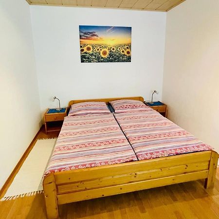 Ferienwohnung Rosenauer 푸르바흐암네우시에들러시 외부 사진
