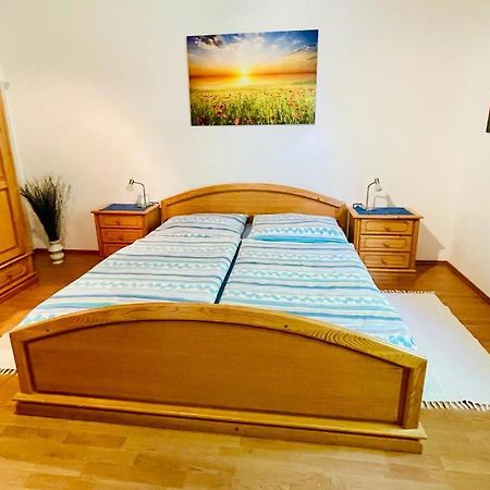 Ferienwohnung Rosenauer 푸르바흐암네우시에들러시 외부 사진